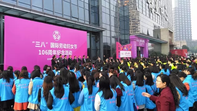 1日至20日&ldquo;伊针伊线&rdquo;手工精品集中亮相巅峰国际网站世纪城