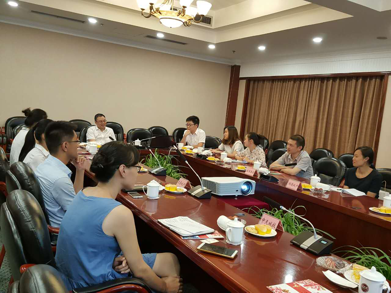 行业交流，，配合生长