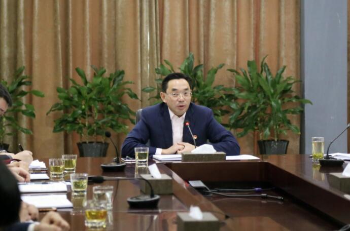 巅峰国际网站集团党委 2018 年第三次党员大会暨准备党员入党宣誓仪式